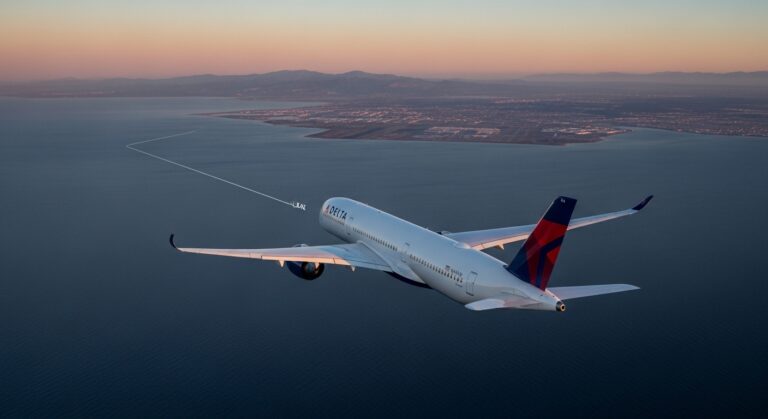 Delta Flight DL275 Diverted LAX